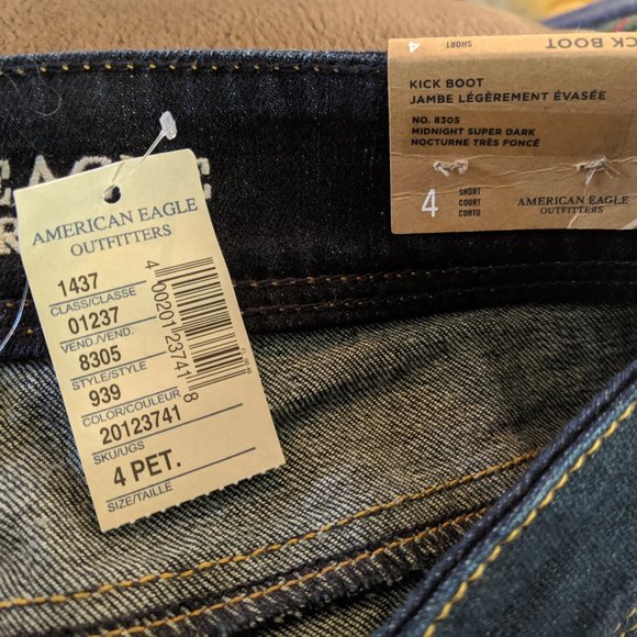 Brand new American Eagle Size 4 Jeans - Picture 2 of 2